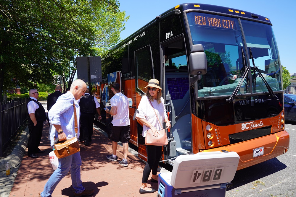 See the World by Visiting NYC On A Luxury Bus Service